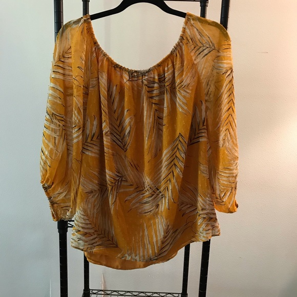 White House Black Market Blouse - Picture 2 of 3